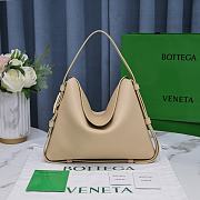 Bottega Veneta Cradle Medium Bag Beige 30x23x16cm - 1