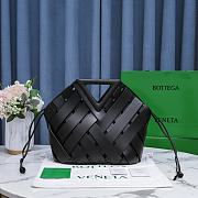 Bottega Veneta Point Black Bag 31x30.5x17.5cm - 1