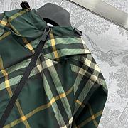 Burberry Cropped Check Lightweight Jacket - 3