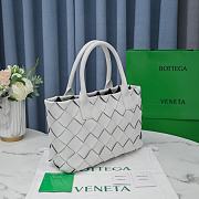 Bottega Veneta Cabat White Small Intrecciato Tote Bag 33x23x12cm - 5