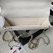Chanel Flap Bag Top Handle White Lambskin 17x9.5x4cm - 3