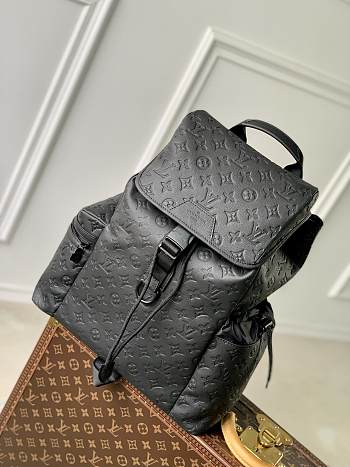 Louis Vuitton LV Trekking Backpack 35 x 54.5 x 19 cm