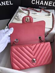 Chanel Flap Bag Chevron Lambskin Pink Silver 20cm - 2