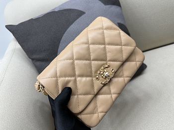 Chanel 23k Flap Bag Beige Gold 13.5x20.5x5cm