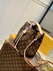 Louis Vuitton LV Neonoé BB Bag Monogram 20 x 20 x 13 cm - 5