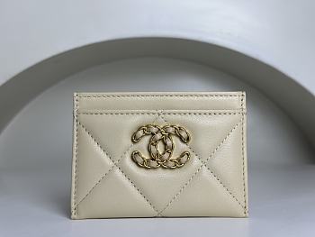 Chanel 19 Card Holder Beige 7.5 × 11.2 × 0.5 cm