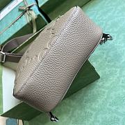 Gucci Jumbo GG Crossbody Bag Beige 19x29x7cm - 4