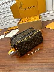 Louis Vuitton LV Dopp Kit Pouch Radiant Sun 28 x 15 x 16.5 cm - 1