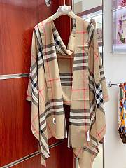 Burberry Vintage Check Pattern Cape 220x70cm - 1