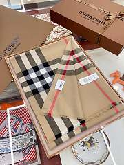 Burberry Vintage Check Pattern Cape 220x70cm - 3