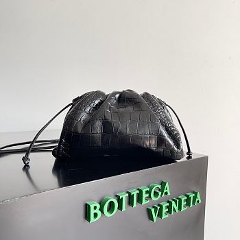 Bottega Veneta Mini Pouch Black Crocodile Bag 22x13x5cm