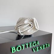 Bottega Veneta Mini Pouch White Crocodile Bag 22x13x5cm - 3