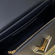 Louis Vuitton LV Black MM Twist 23 x 17 x 9.5 cm - 6