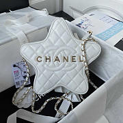 Chanel Star Handbag Lambskin White 22.5x6cm - 1