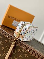 Louis Vuitton LV Wapity Case Bag White 11x8x4cm - 3