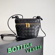 Bottega Veneta Intrecciato Mini Vanity Case Black 18x12.5x8cm - 1