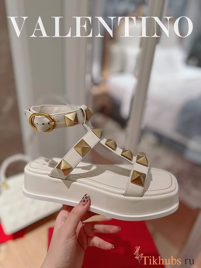 Valentino Roman Stud Calfskin Flatform Sandal White - 1