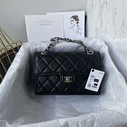 Chanel Flap Bag Black Caviar 25x17x6.5cm - 1