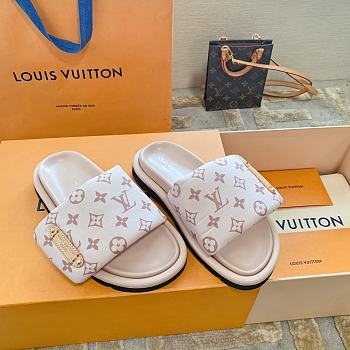 Louis Vuitton LV Pool Pillow Comfort White