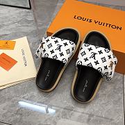 Louis Vuitton LV Pool Pillow Flat Comfort Black White - 2