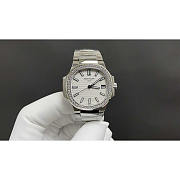 Patek Philippe - 7010/1G-011 Nautilus Ladies 35mm - 1