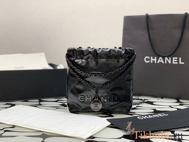 Chanel Mini 22 Handbag Full Black 20x19x6cm - 1