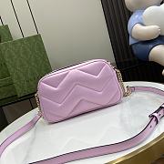 Gucci Marmont Small Shoulder Bag Pink Iridescent 24x13x7cm - 3