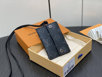 Louis Vuitton LV Necklace Card Holder Black 7.6 x 10 x 0.5 cm