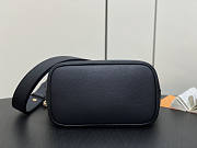 Louis Vuitton LV Lock and Walk Bag Black 20 x 20.5 x 12 cm - 4