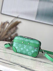 Louis Vuitton LV Nano Alpha Green 11 x 18.5 x 6 cm - 1