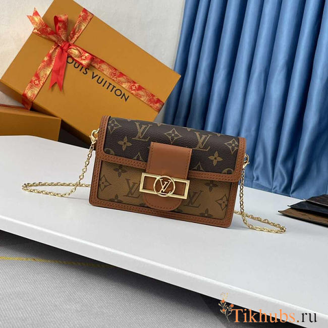 Louis Vuitton LV Dauphine Chain Wallet Bag 18.5 x 12 x 5 cm - 1