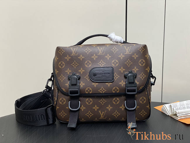 Louis Vuitton LV Trail Messenger Monogram 31 x 22 x 11 cm - 1