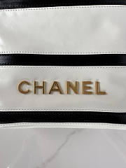 Chanel 22 Handbag White Black 20x19x6cm - 3