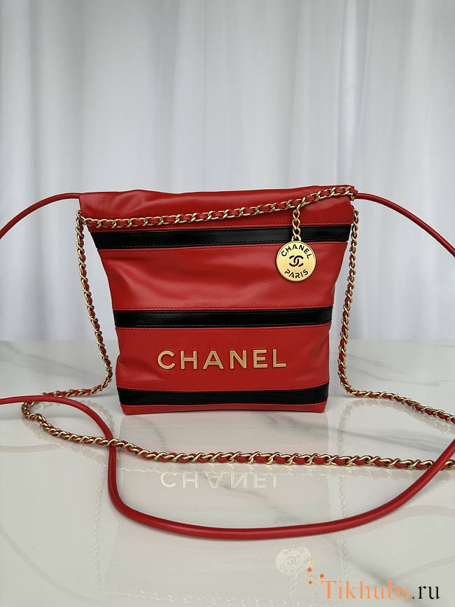 Chanel 22 Handbag Red Black 20x19x6cm - 1