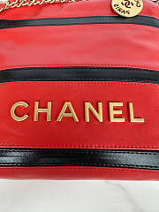 Chanel 22 Handbag Red Black 20x19x6cm - 2