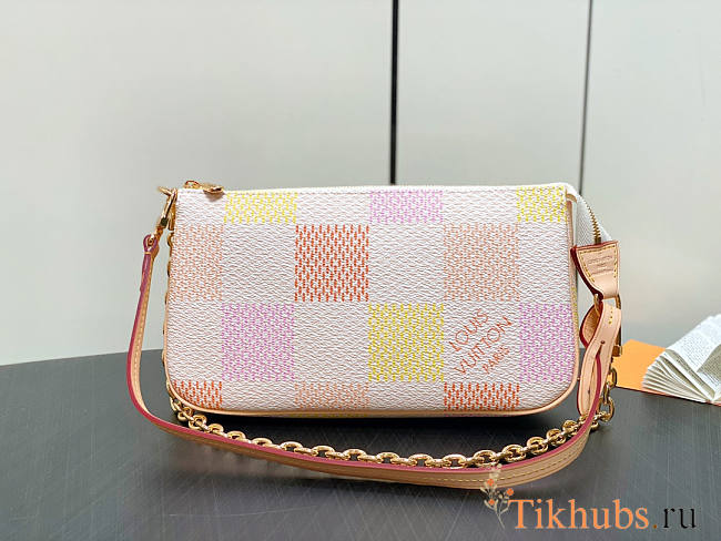 Louis Vuitton LV Pochette Accessoires Peach Pink 23.5 x 13.5 x 4 cm - 1