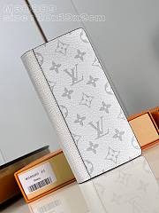 Louis Vuitton LV Brazza Wallet White 10 x 19 x 2 cm - 1