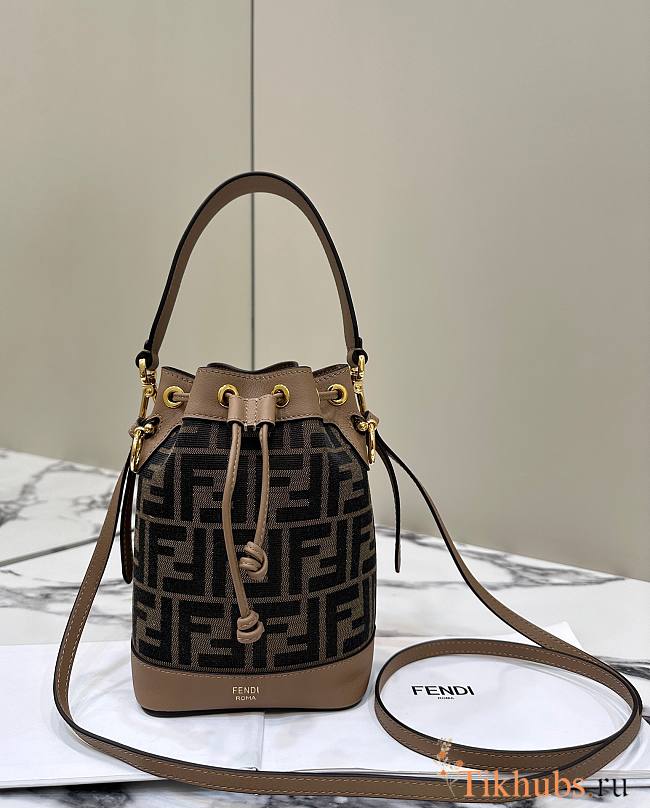 Fendi Mon Tresor Brown 12x18x10cm - 1