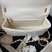 Chanel Flap Bag Lustrous Lambskin White Pearls 19.5x14.5x7.5cm - 2