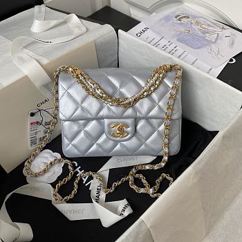 Chanel Flap Bag Lustrous Lambskin Grey Pearls 19.5x14.5x7.5cm