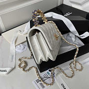 Chanel Flap Bag Top Handle White Lambskin 19cm - 6