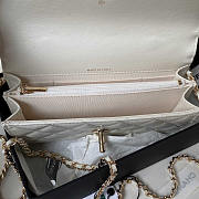 Chanel Flap Bag Top Handle White Lambskin 19cm - 2