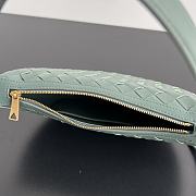 Bottega Veneta Half Moon Zipped Green Shoulder Bag 23x15x4cm - 5