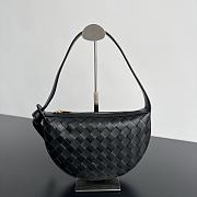 Bottega Veneta Half Moon Zipped Black Shoulder Bag 23x15x4cm - 1