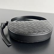 Bottega Veneta Half Moon Zipped Black Shoulder Bag 23x15x4cm - 3