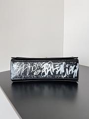 Balenciaga Crush Leather Shoulder Bag 30.9x19.8x6.8cm - 4