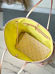 Louis Vuitton LV Neverfull MM Peach Pink 31 x 28 x 14 cm - 2