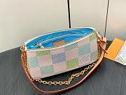 Louis Vuitton LV Pochette Accessoires Pistachio 23.5 x 13.5 x 4 cm - 2