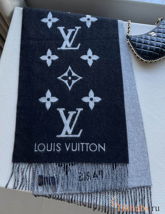 Louis Vuitton LV Scarf Reykjavik 190 x 45 cm - 1