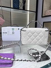 Chanel Top Handle Vanity Case White Bag 17x9.5x8cm - 2